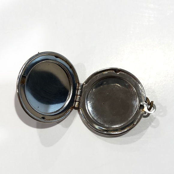 Michaela Frey Vintage Enamel Locket Pendant - Picture 5 of 6